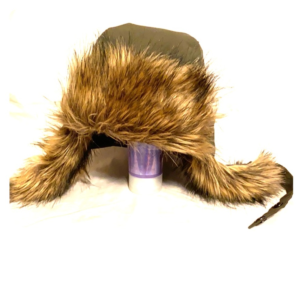 Olive green Columbia Eskimo hat